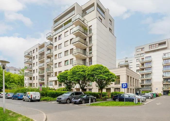 City Apartment With Parking Near Metro Mlociny By Noclegi Renters
