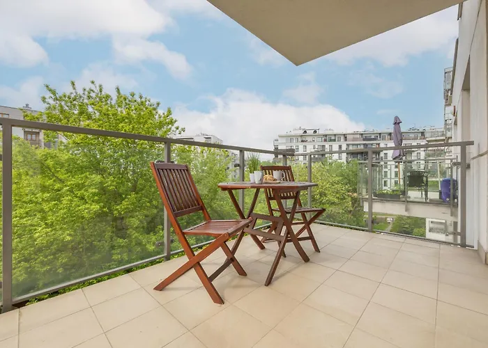 City Apartment With Parking Near Metro Mlociny By Noclegi Renters