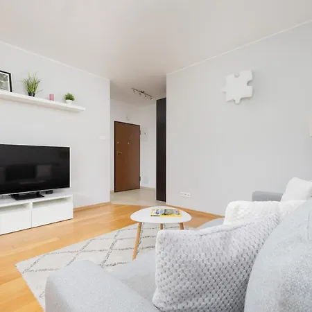 City Apartment With Parking Near Metro Mlociny By Noclegi Renters Варшава Екстер'єр фото