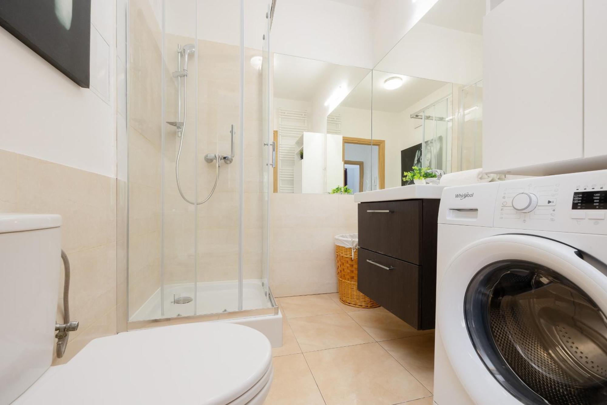 Apartament With Parking Near Metro Mlociny By Renters Warszawa
